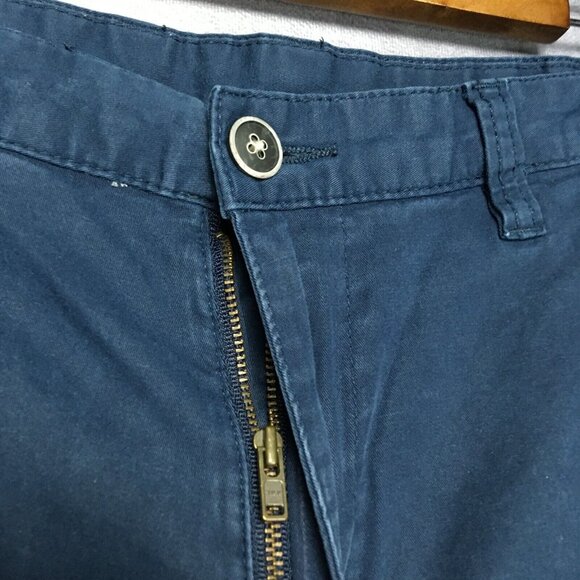 Tommy Bahama Mens Shorts size 32 Blue Flat Front Cotton Tencel Stretch Casual - Picture 8 of 13